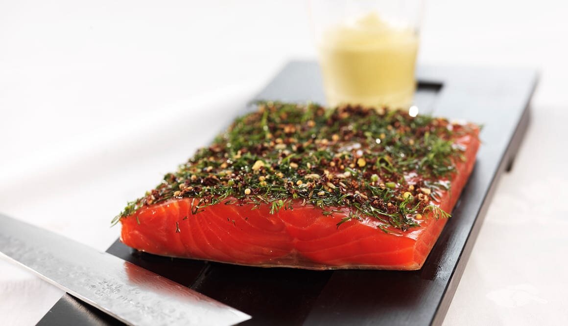 Trucha del Fiordo de Noruega curada con miel y "Aquavit"