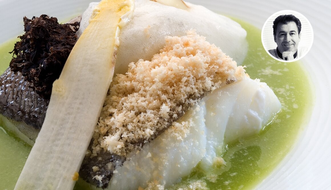 Skrei confitado en caldo de espárragos, nube de almendra y trufa