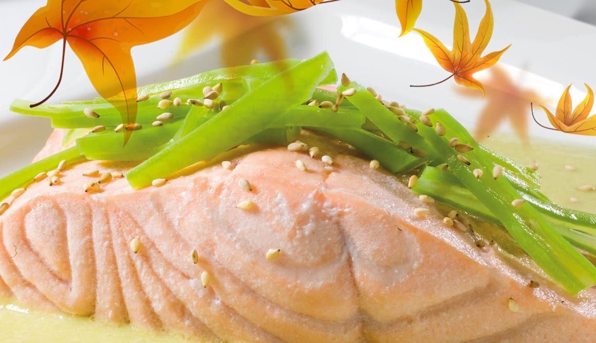 Salmón Noruego fresco al vapor con crema de judías verdes