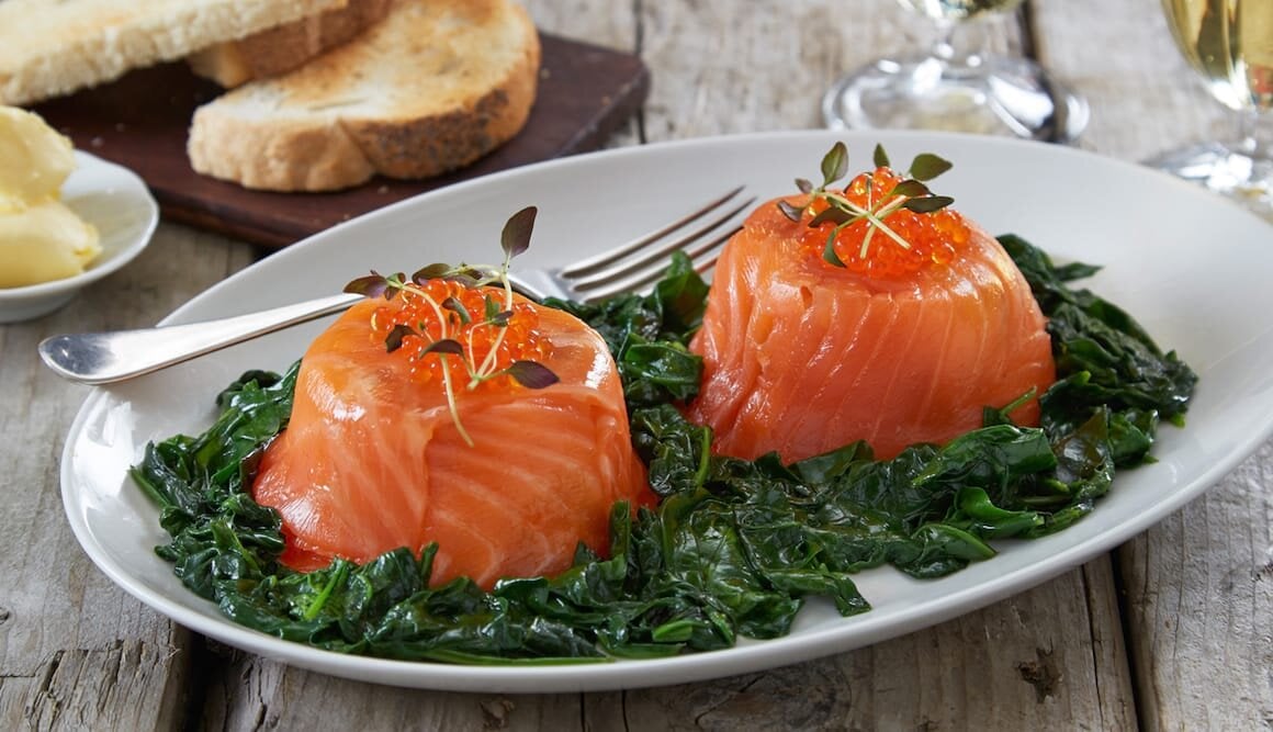 Pastelitos de Navidad de Salmón Noruego ahumado con espinacas
