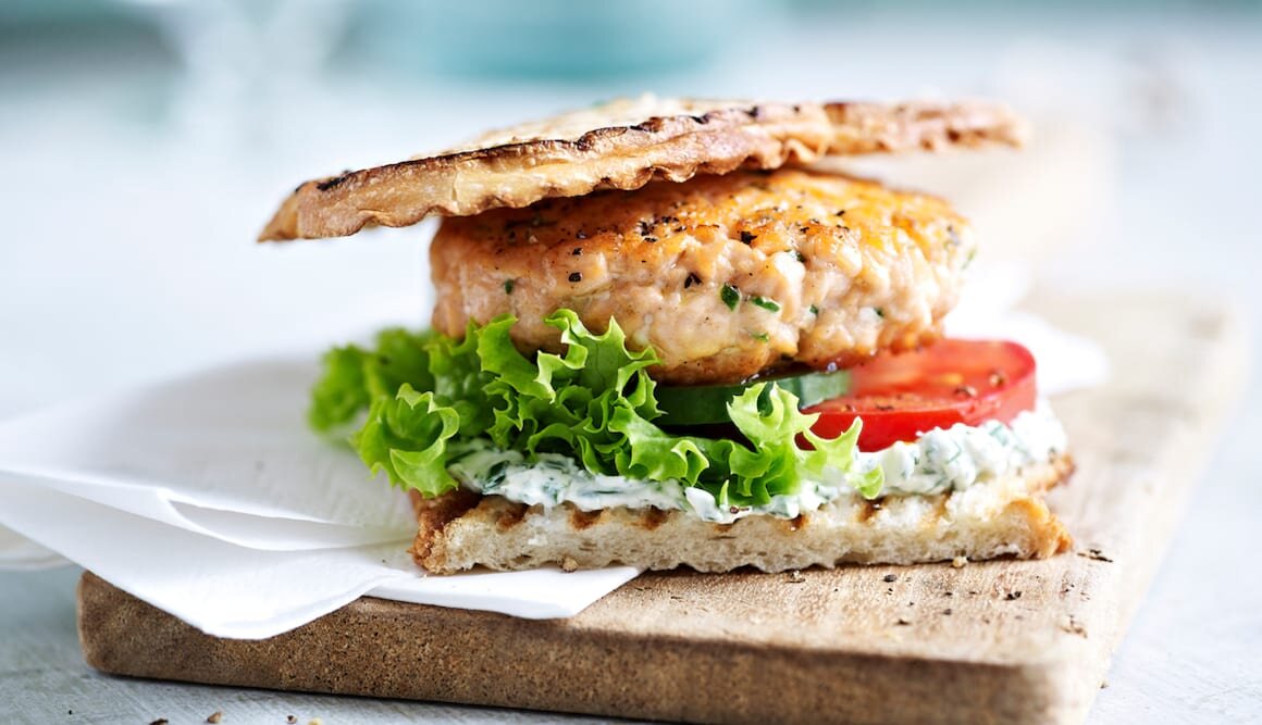 Hamburguesa crujiente de Salmón Noruego fresco