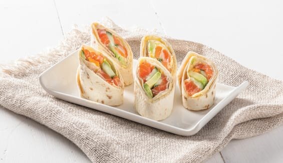 Wraps de Trucha del Fiordo de Noruega con pepino y aguacate
