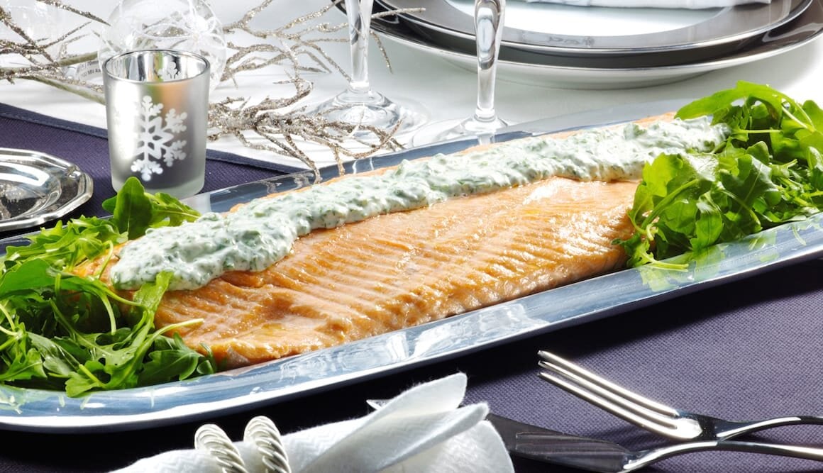 Lomo de salmón Noruego fresco con mahonesa de rúcula
