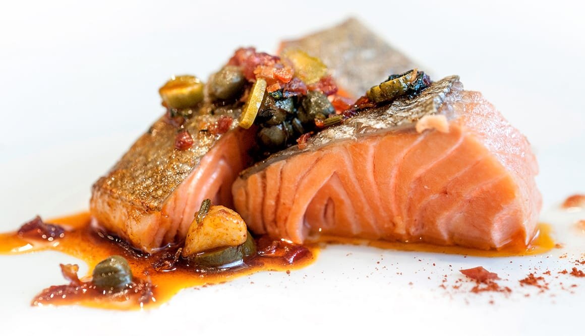 Trucha del Fiordo de Noruega a la navarra “con un toque”