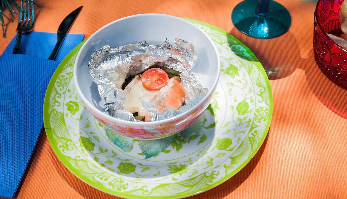 Papillot de Salmón Noruego fresco con verduras salteadas by Hung Fai