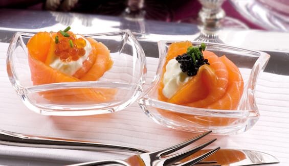 Rosas de Salmón Noruego ahumado con crema fresca