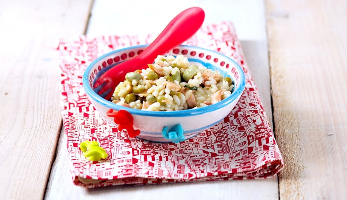 Risotto con Salmón Noruego ahumado, habas y guisantes
