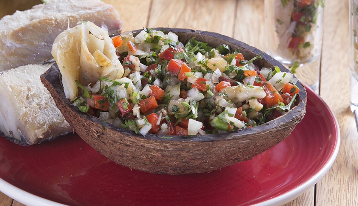 Ceviche de Bacalao Noruego tradicional con tamarindo y coco