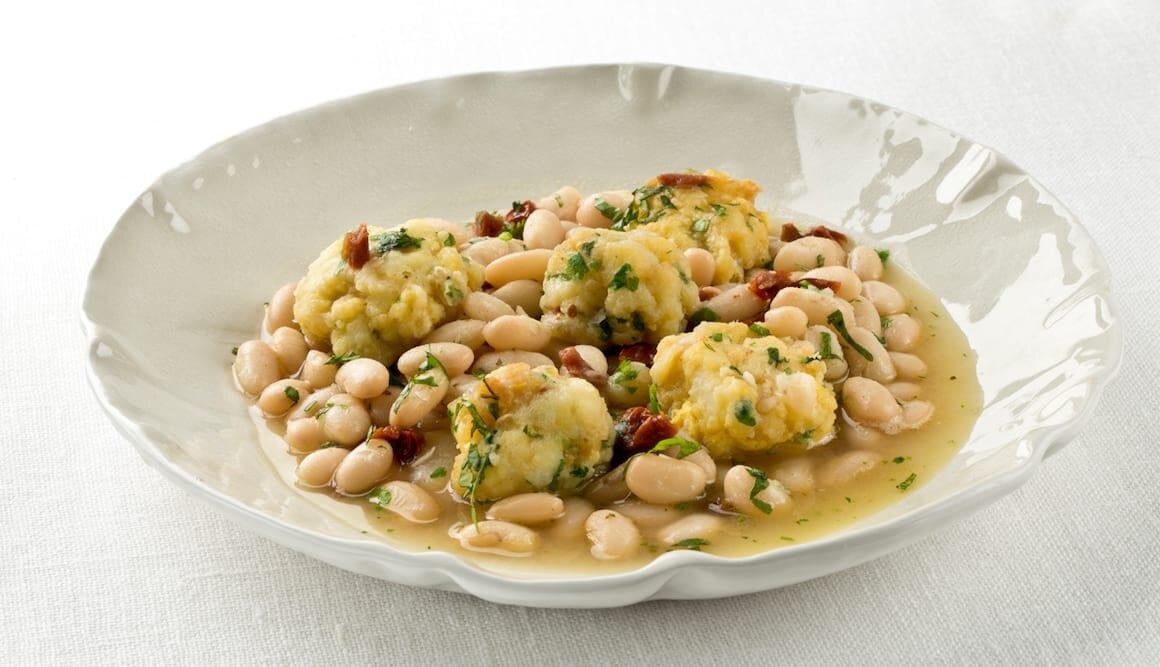 Albóndigas de Bacalao Noruego tradicional con alubias