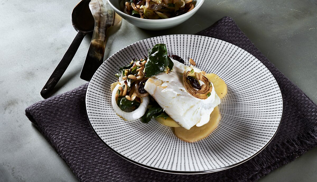 Bacalao Noruego tradicional con acelgas y frutos secos