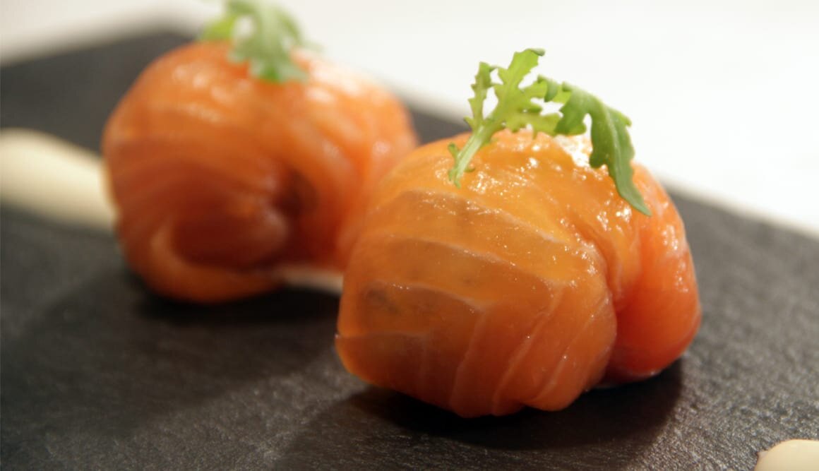 Bombones de Salmón Noruego ahumado y eneldo by Sergio Fernández