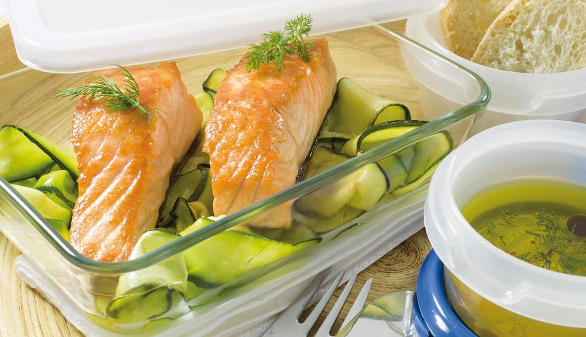 Salmón Noruego fresco con tiras de calabacín