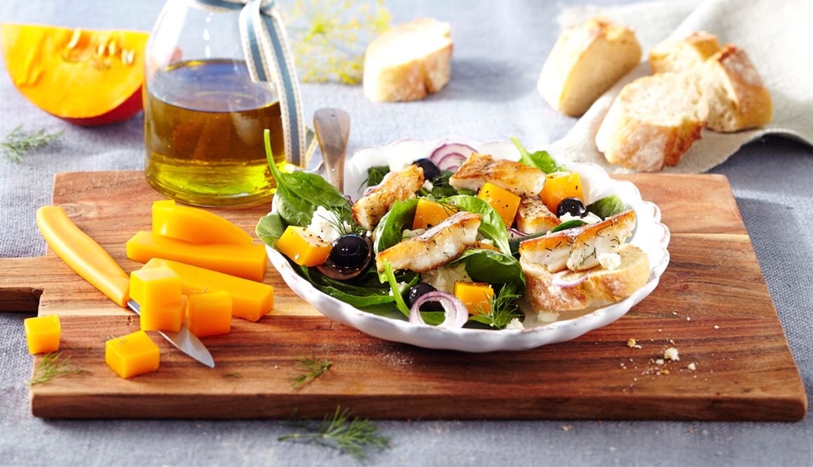 Ensalada de Bacalao Noruego tradicional con dados de calabaza