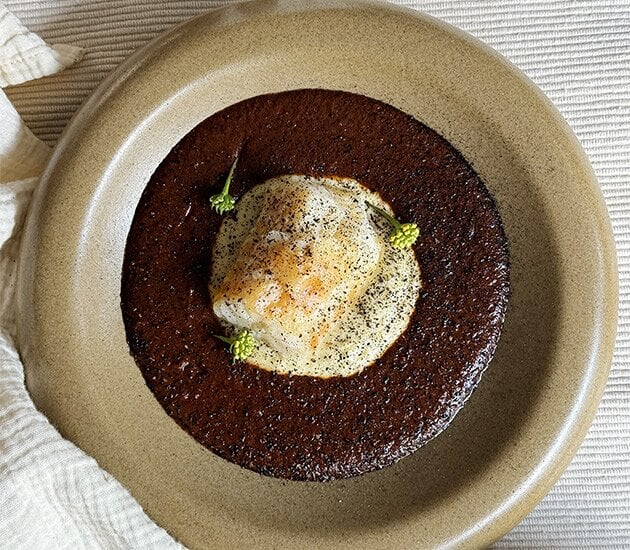 Bacalao Noruego con Mole Fusión y Puré de Plátano Macho