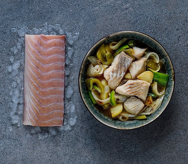Guiso de fogonero noruego con patatas y pimiento choricero