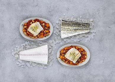 Skrei salteado con fabes, patata dulce y tomillo