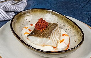 Skrei noruego con chorizo y coliflor