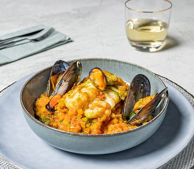 Skrei noruego estofado mediterráneo