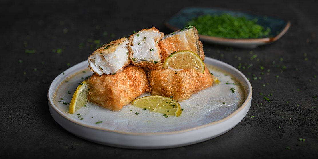 Lomos de bacalao tradicional noruego con salsa de limón y lima
