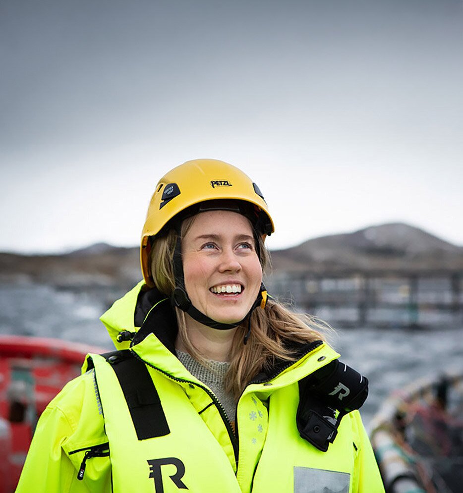 Sabine Fossmo en jaula flotante
